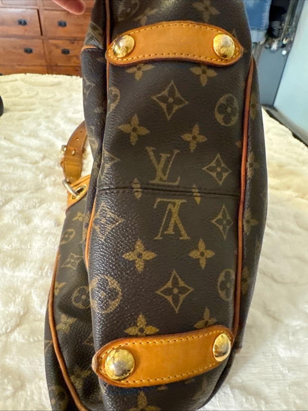 Louis Vuitton Galleria PM Brown Monogram Hobo Shoulder Bag with Tan Trim - Picture 3 of 16